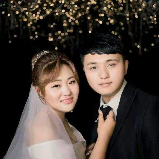 洋洋{}