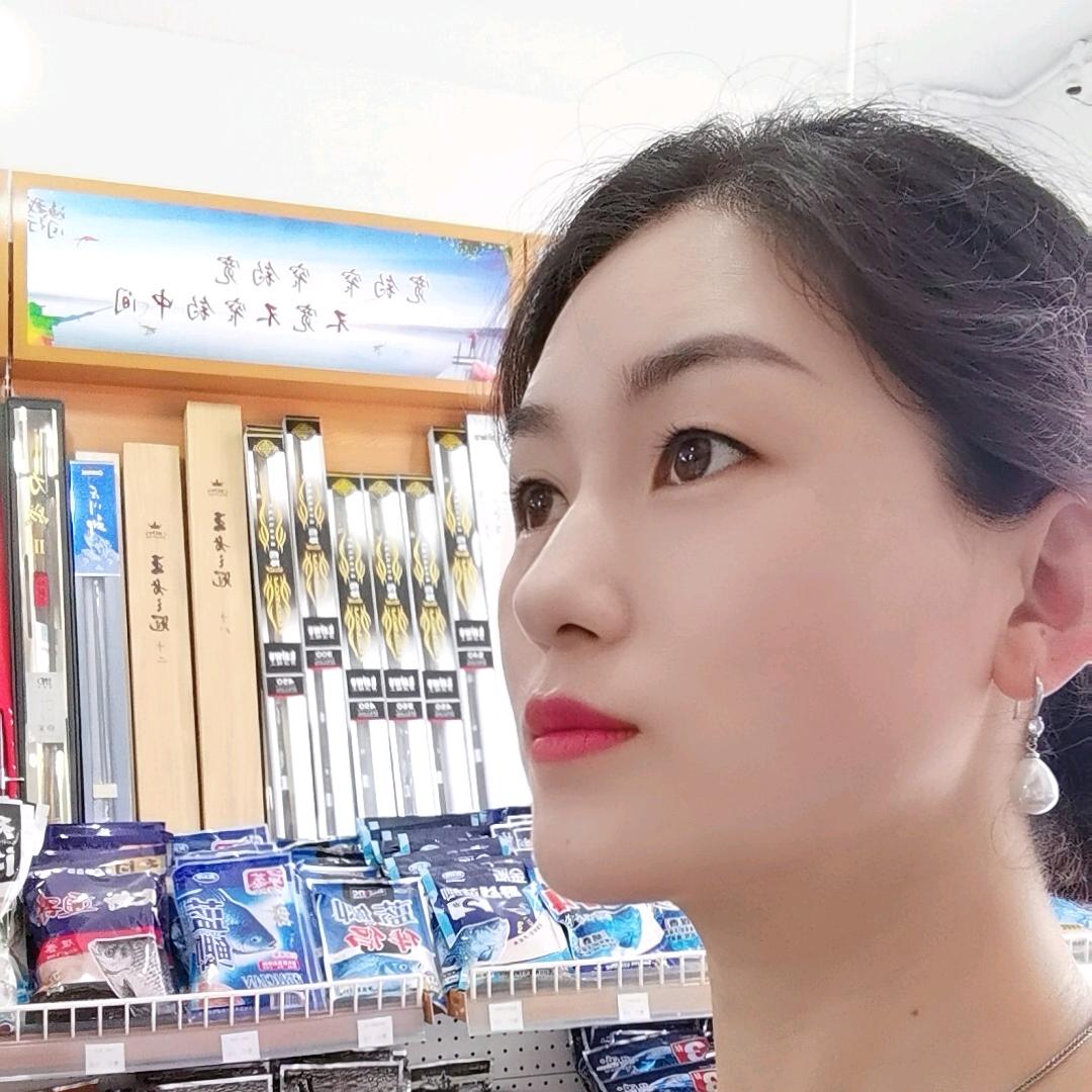 王霖雅钓鱼记