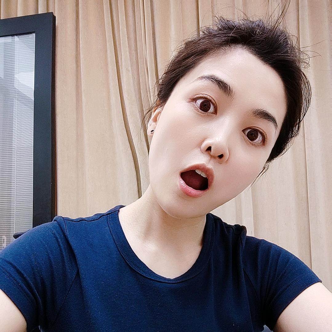 主持人张杰