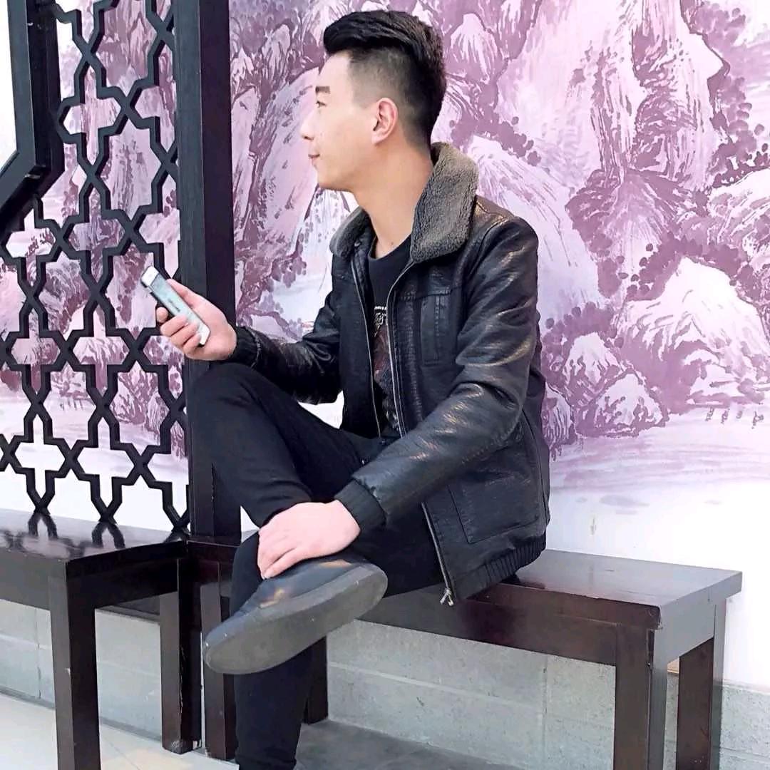 是嘉鑫吖