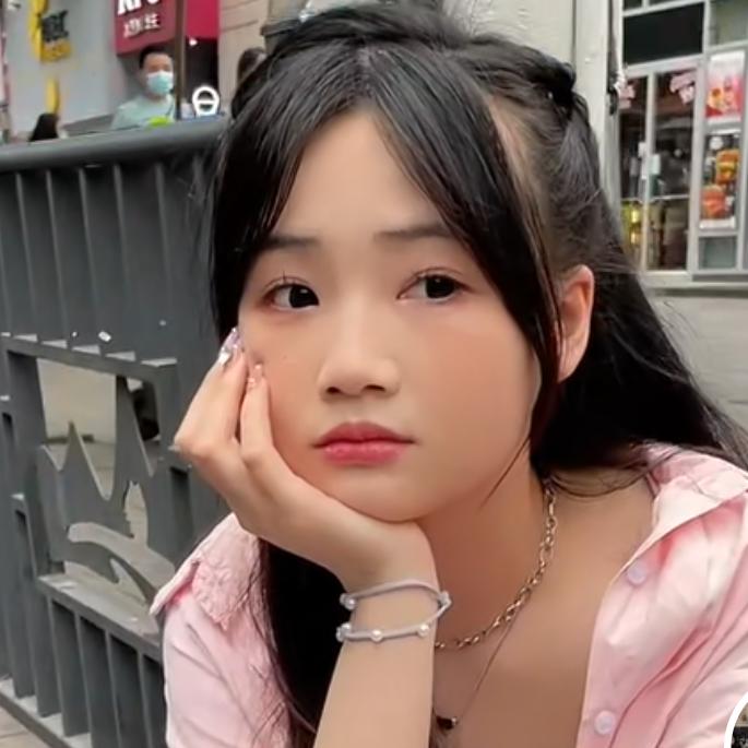 讲解人丽丽