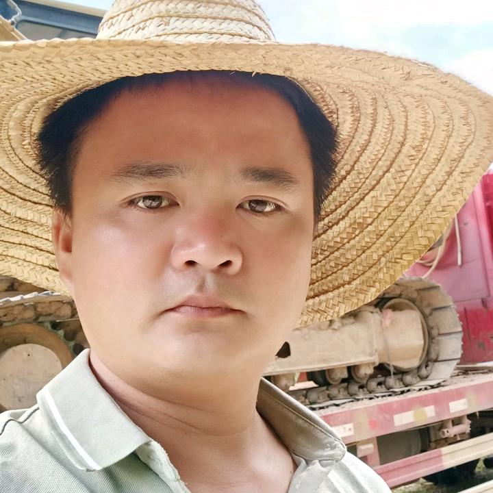 覃振立