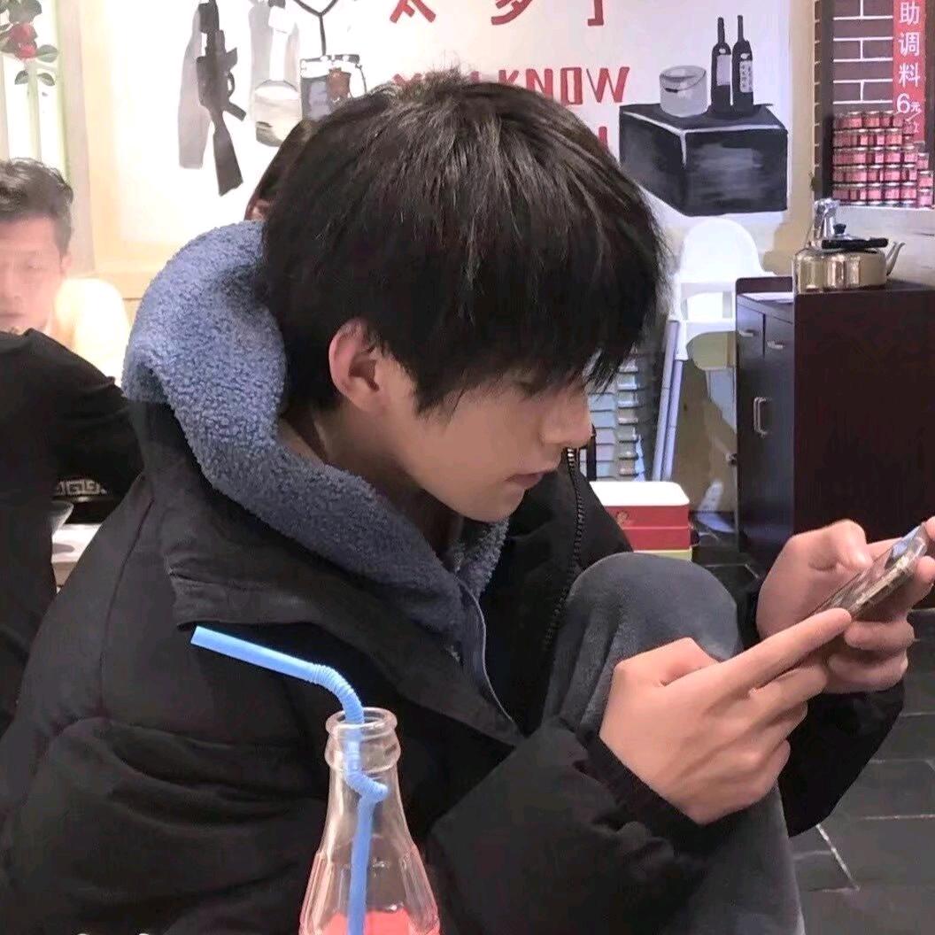 冖
