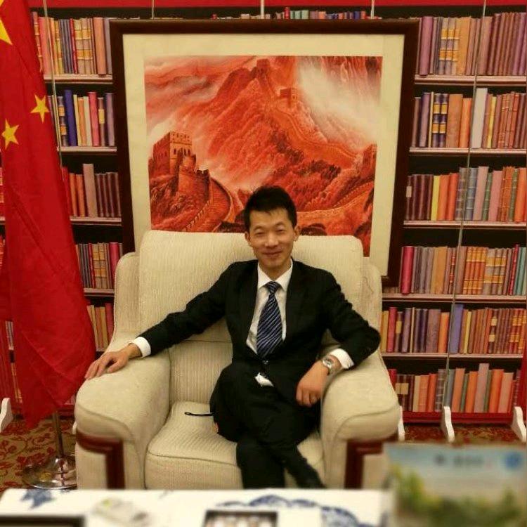 小眼哥哥