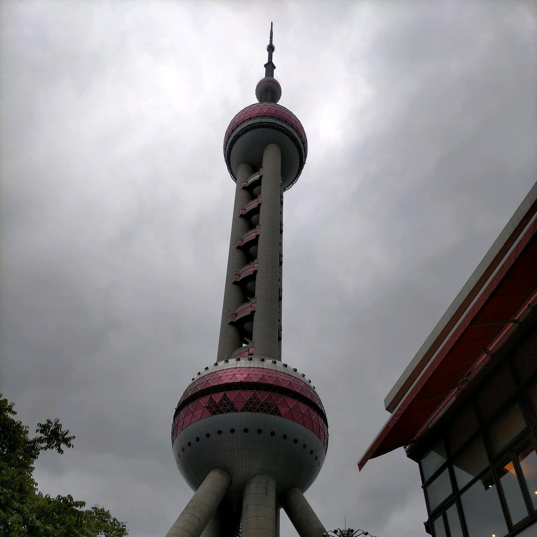 王***@