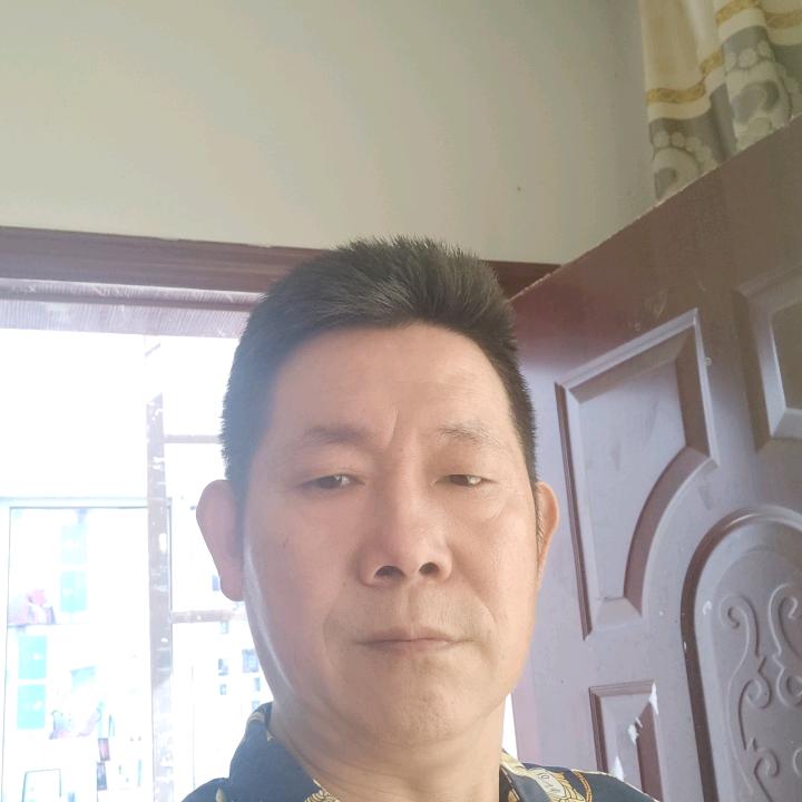 人生最难得是坚持和信任