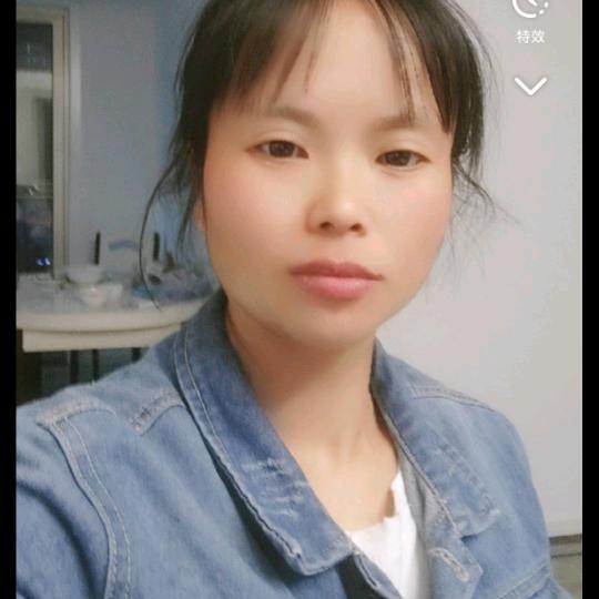 女电工龙敏
