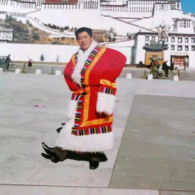 天山牧人