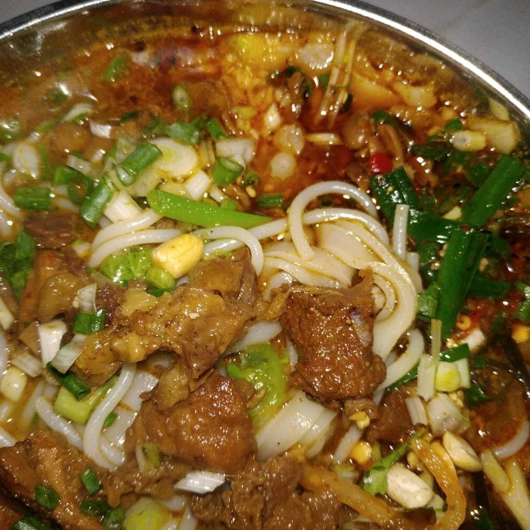 景东板扎面馆
