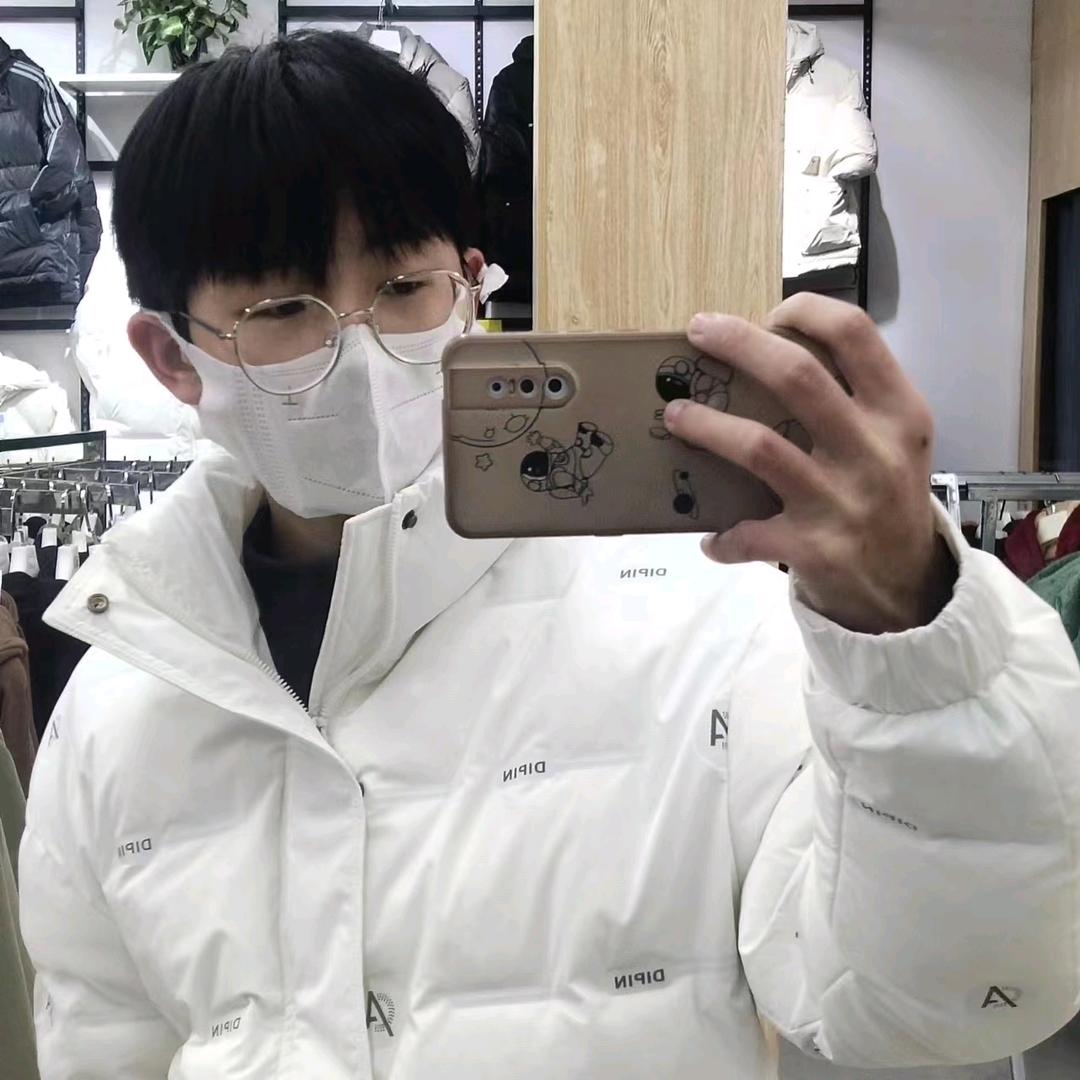 交个好朋友太难了，我只有一个好朋友