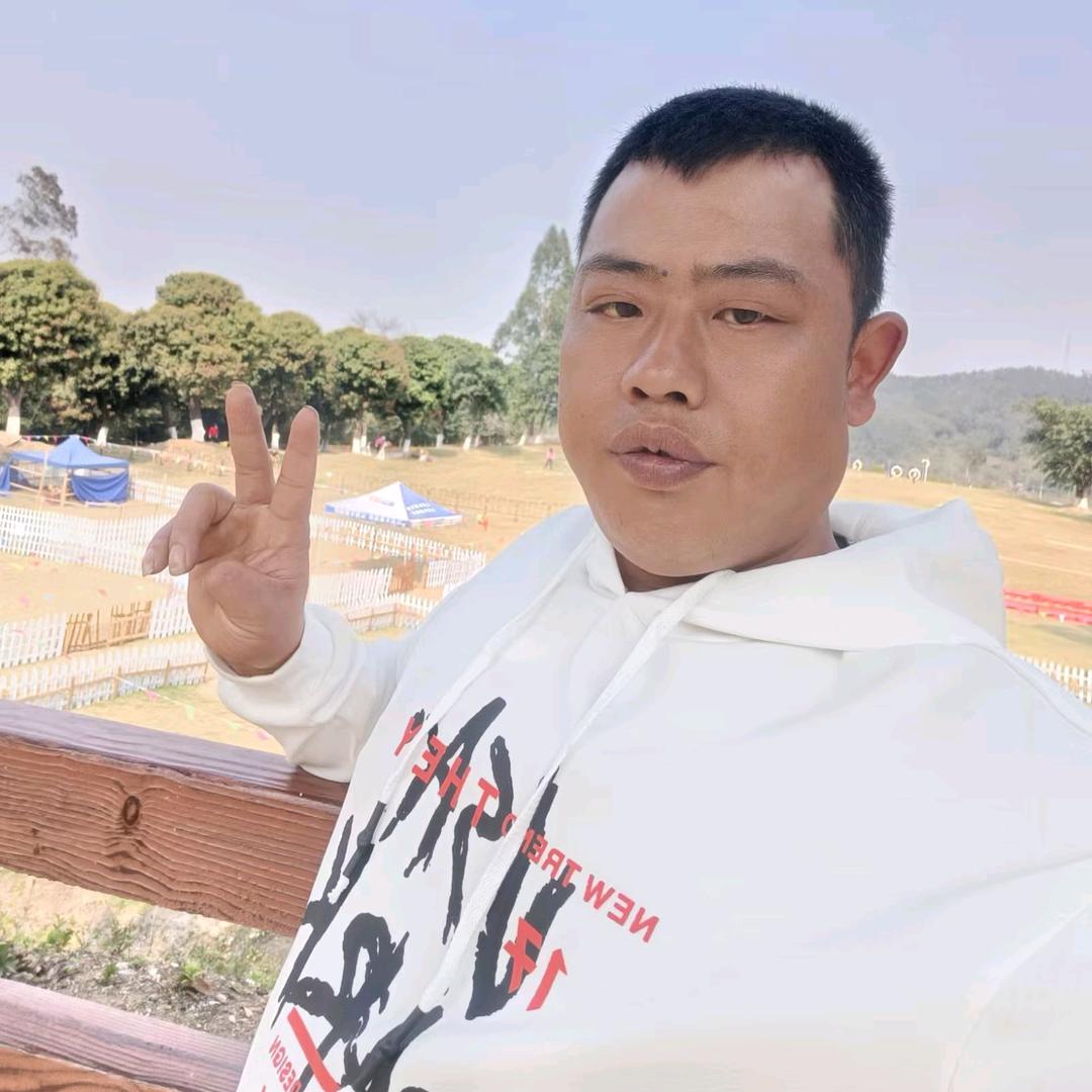 甜蜜哥，蒋学宽帐号，自带美女
