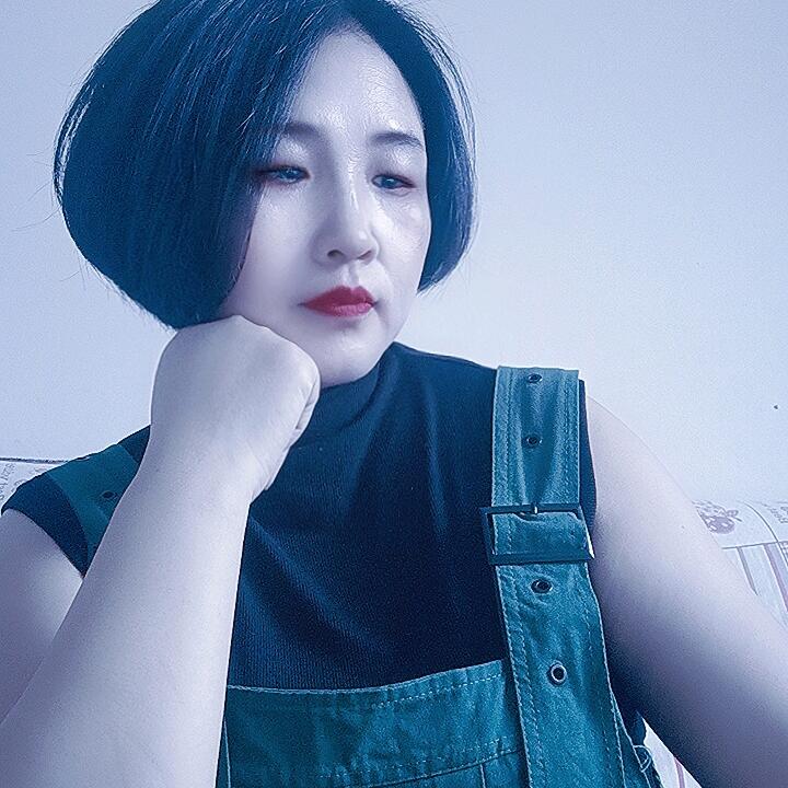明媚爱唱