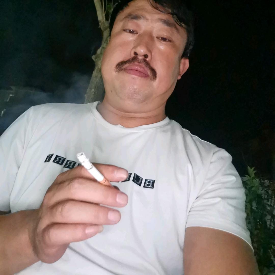 漂亮的车手