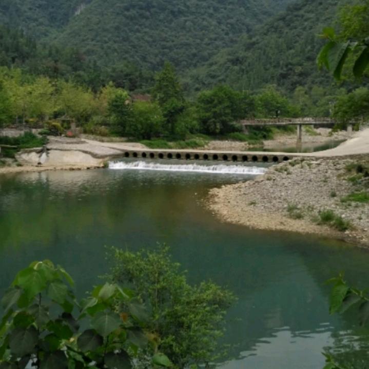 青山依旧