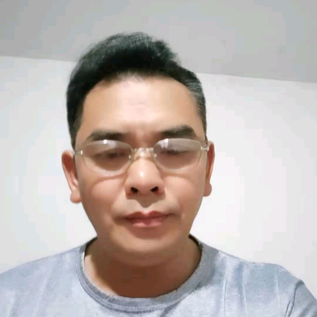 檫肩而过。