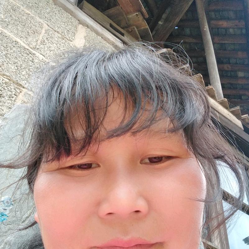 罗