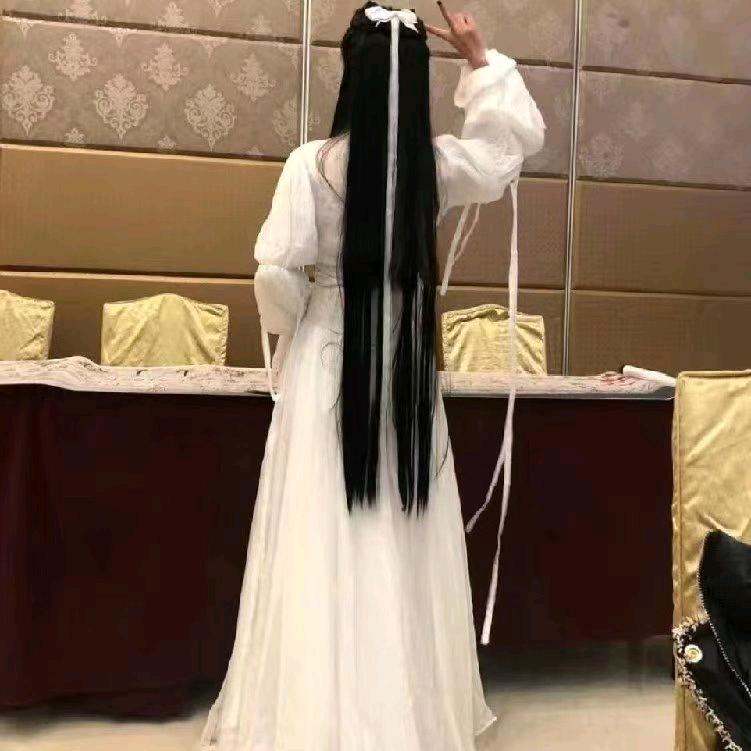 嫣然
