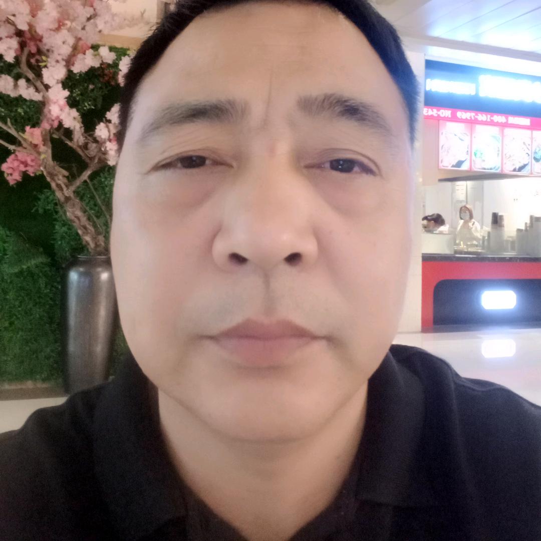 爱唱歌的老头