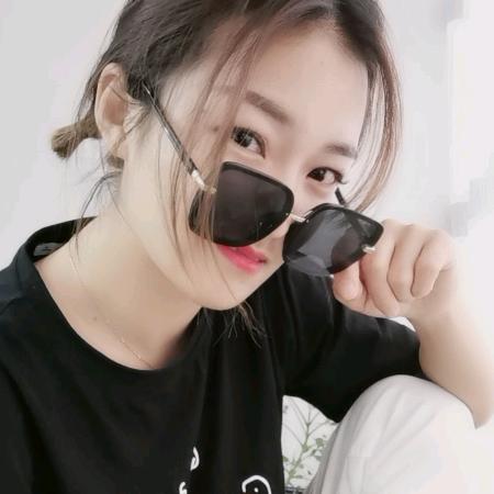 He小月