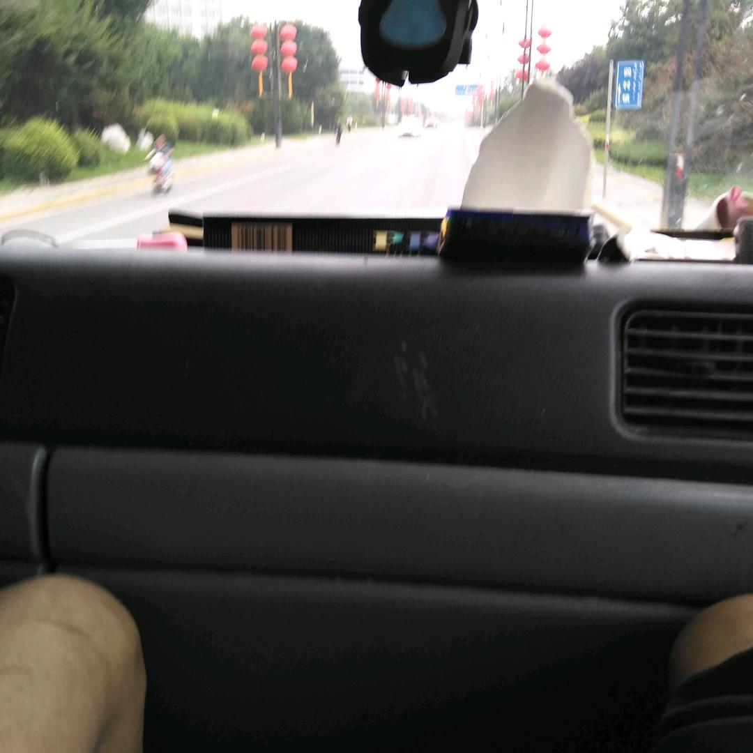 理解是情包容是爱