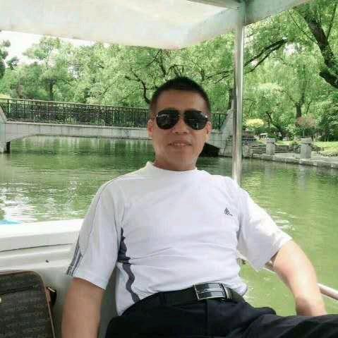 骏马奔腾