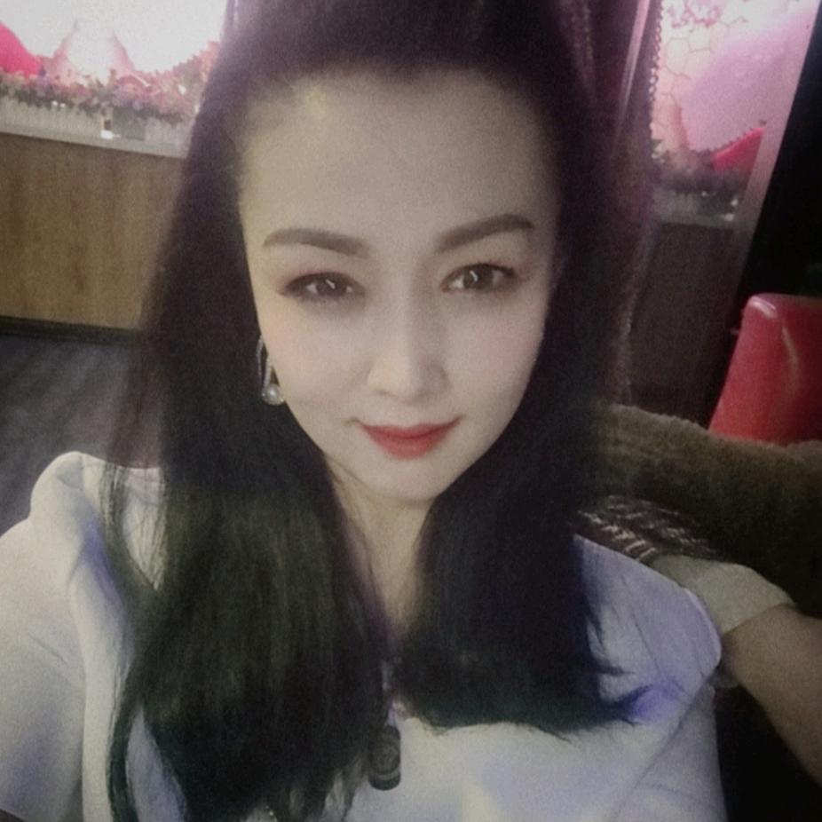 哈斯也提时尚百货店