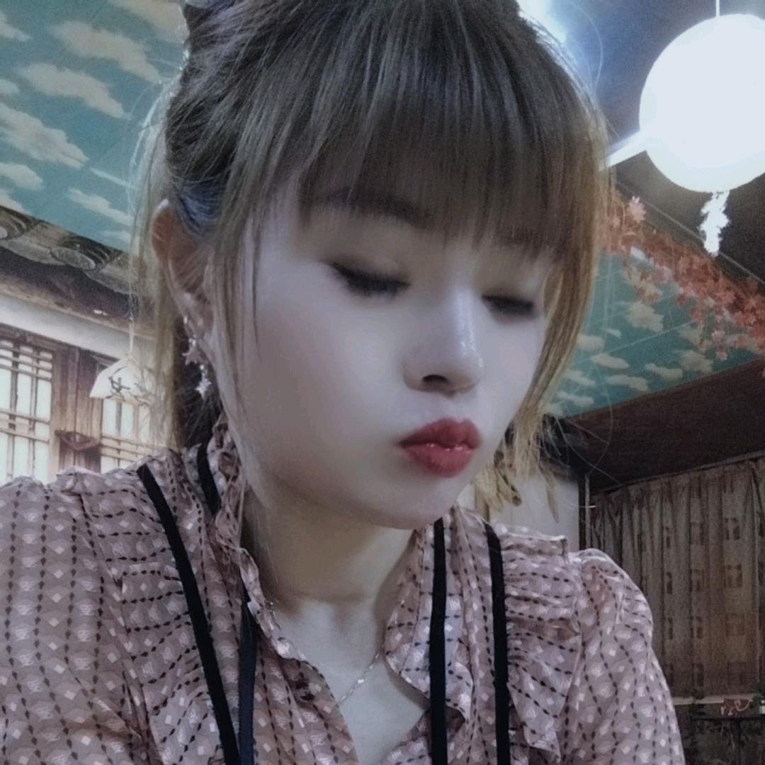 爱笑的傻丫头