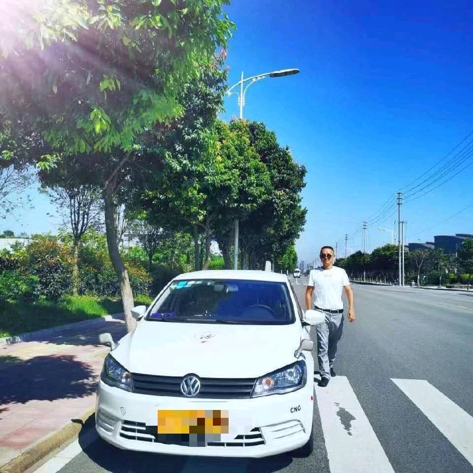 简阳驾校隆顺驾校。吕师