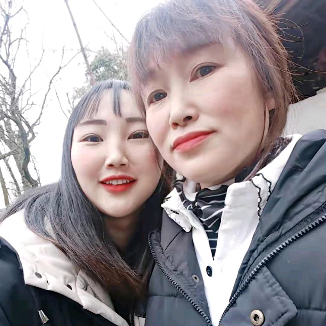 梁会容