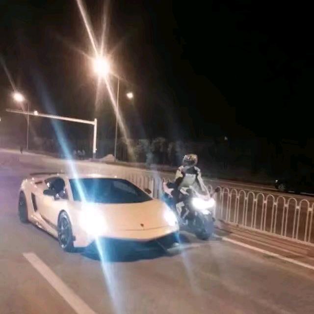 張开心的车