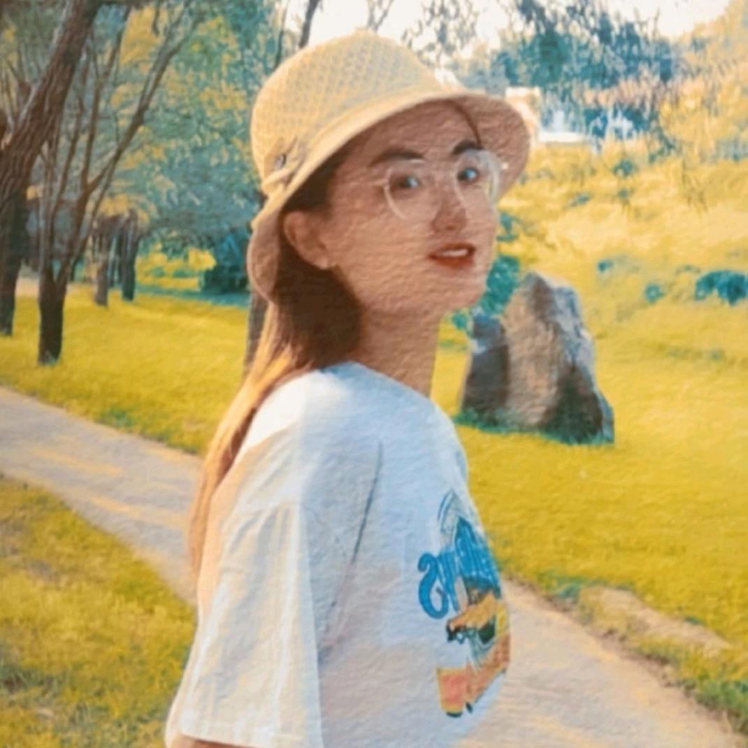 眼镜女孩💞🌟