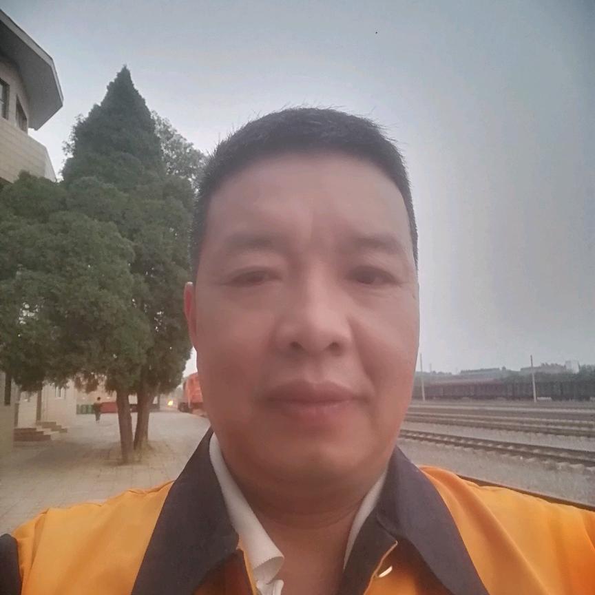 阳光明睸，军