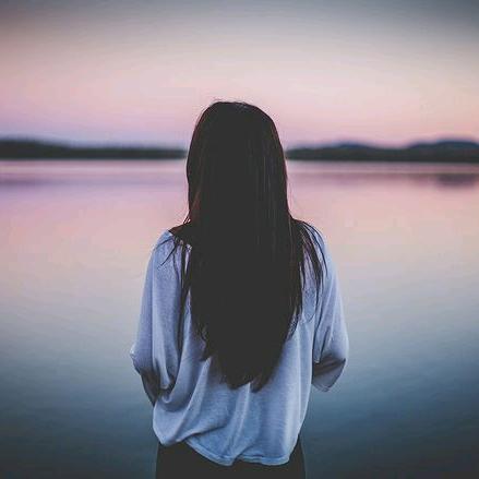 随风摇曳的桂花树