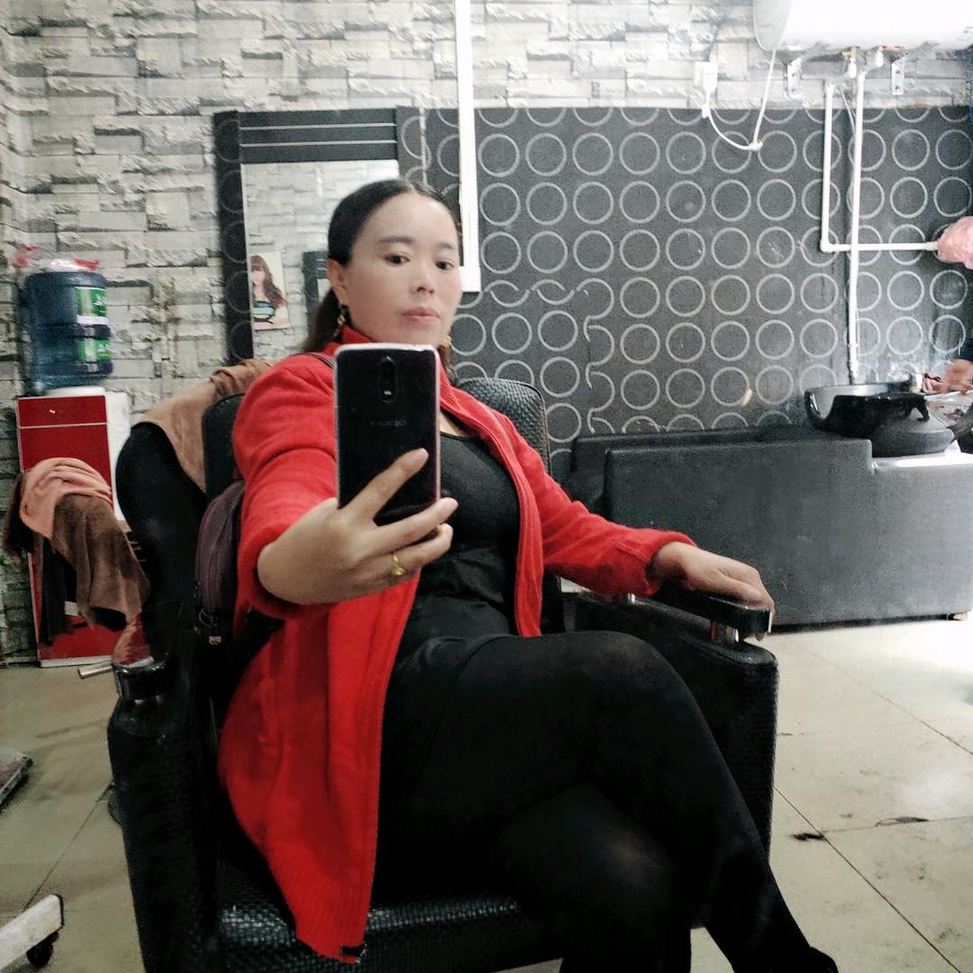 单亲妈妈，小贾