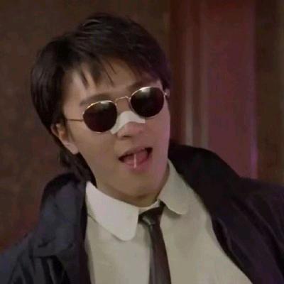 正人君子胡起蛋