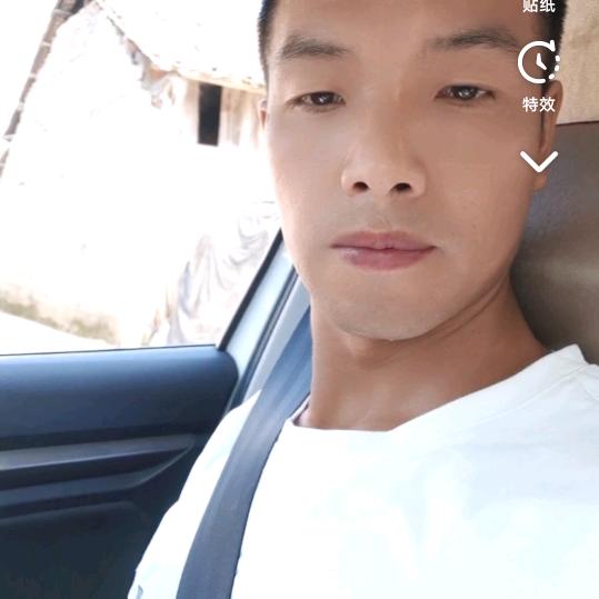 微笑背后的忧伤
