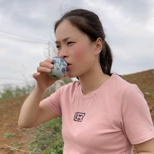 张蓉蓉在农村