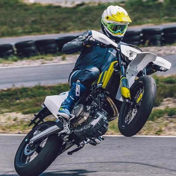 Moto - 双双