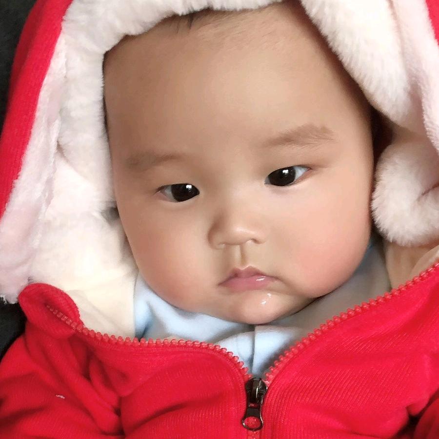 世上交结许黄金，