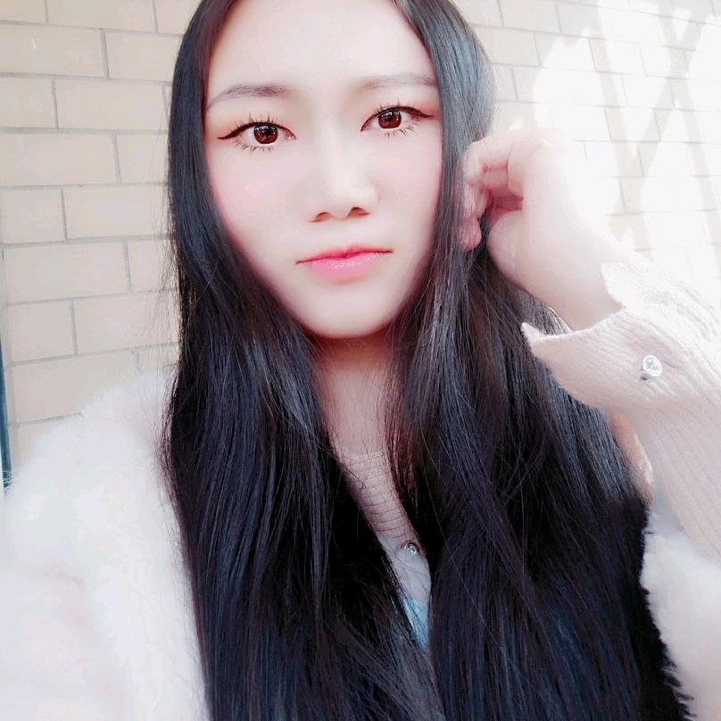 小凤舞🍒🍒头像