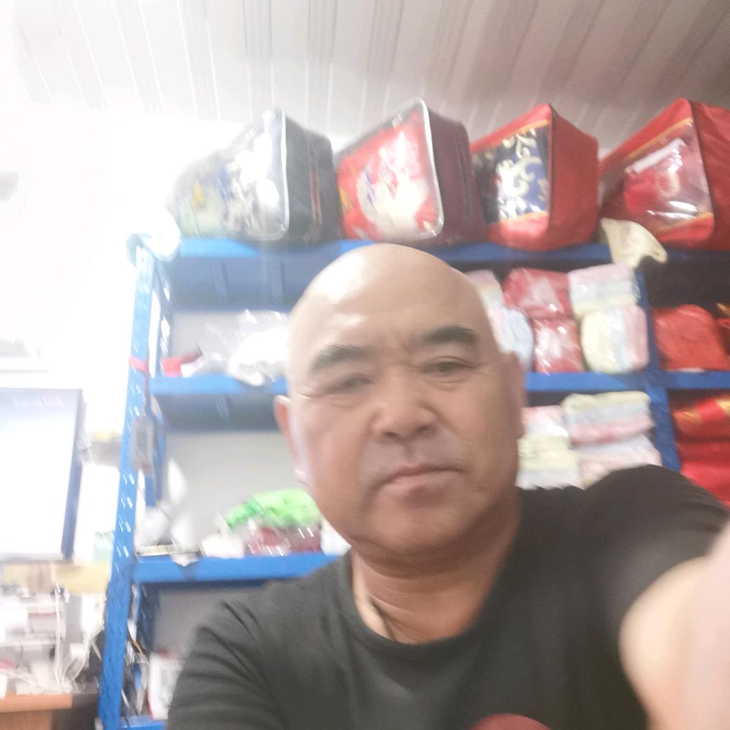 光头龙哥