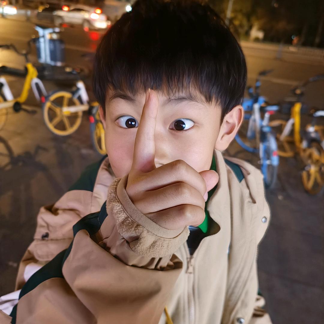 吹过湖面的晚风
