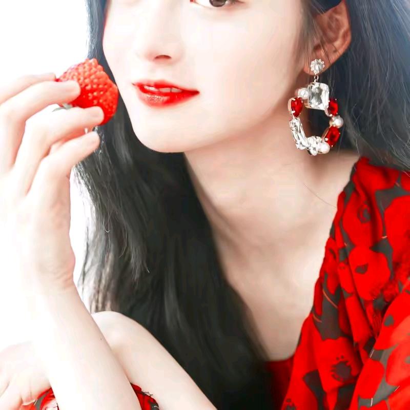 李金芬