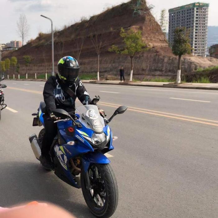 骑铃木的小胖纸🏍🏍