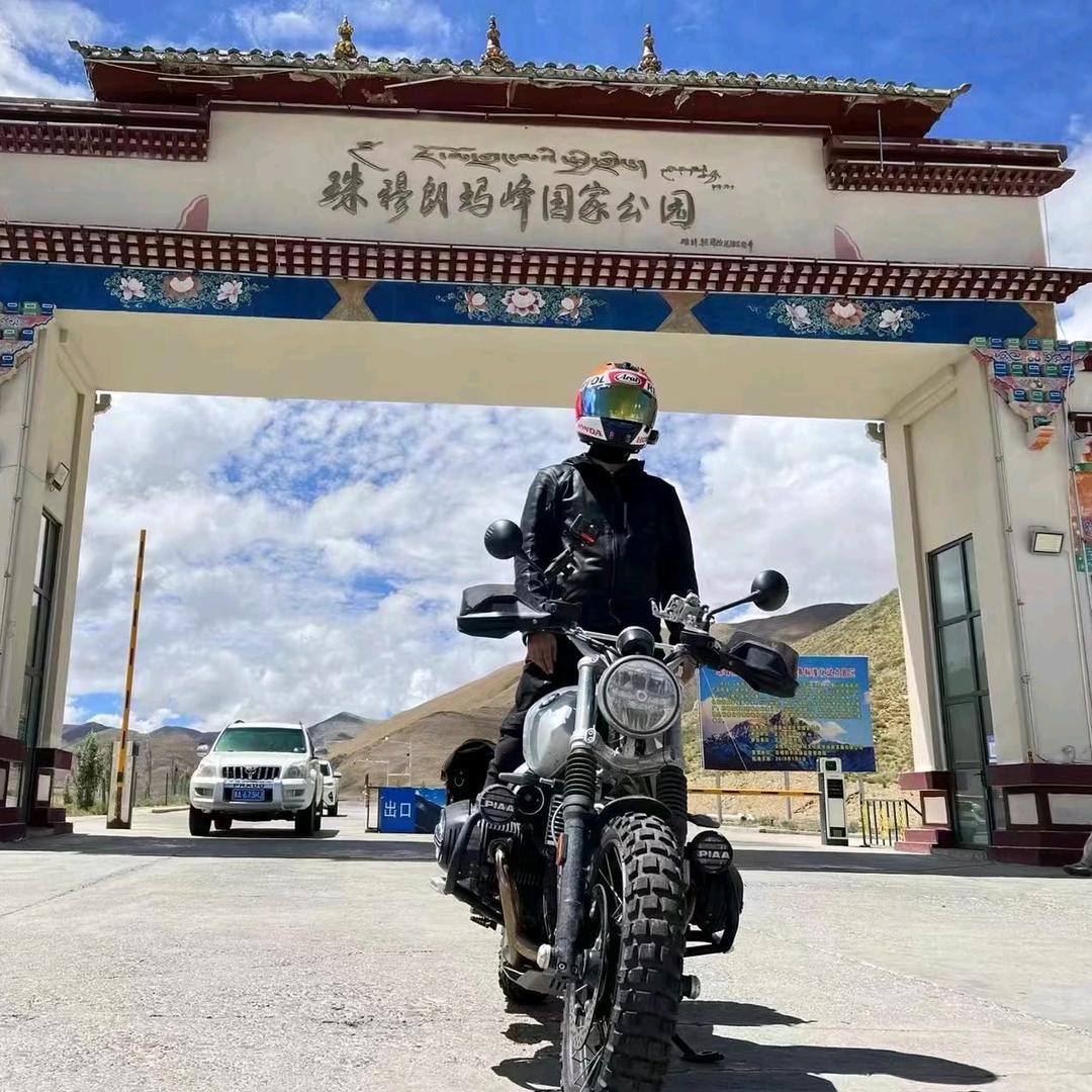 骑摩托大叔