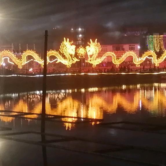 阿龙