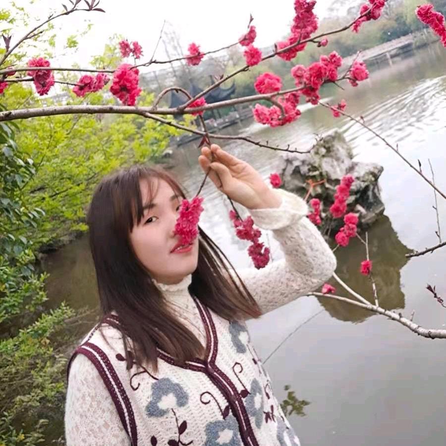 ٩(●´৺`●)朱朱沪漂生活