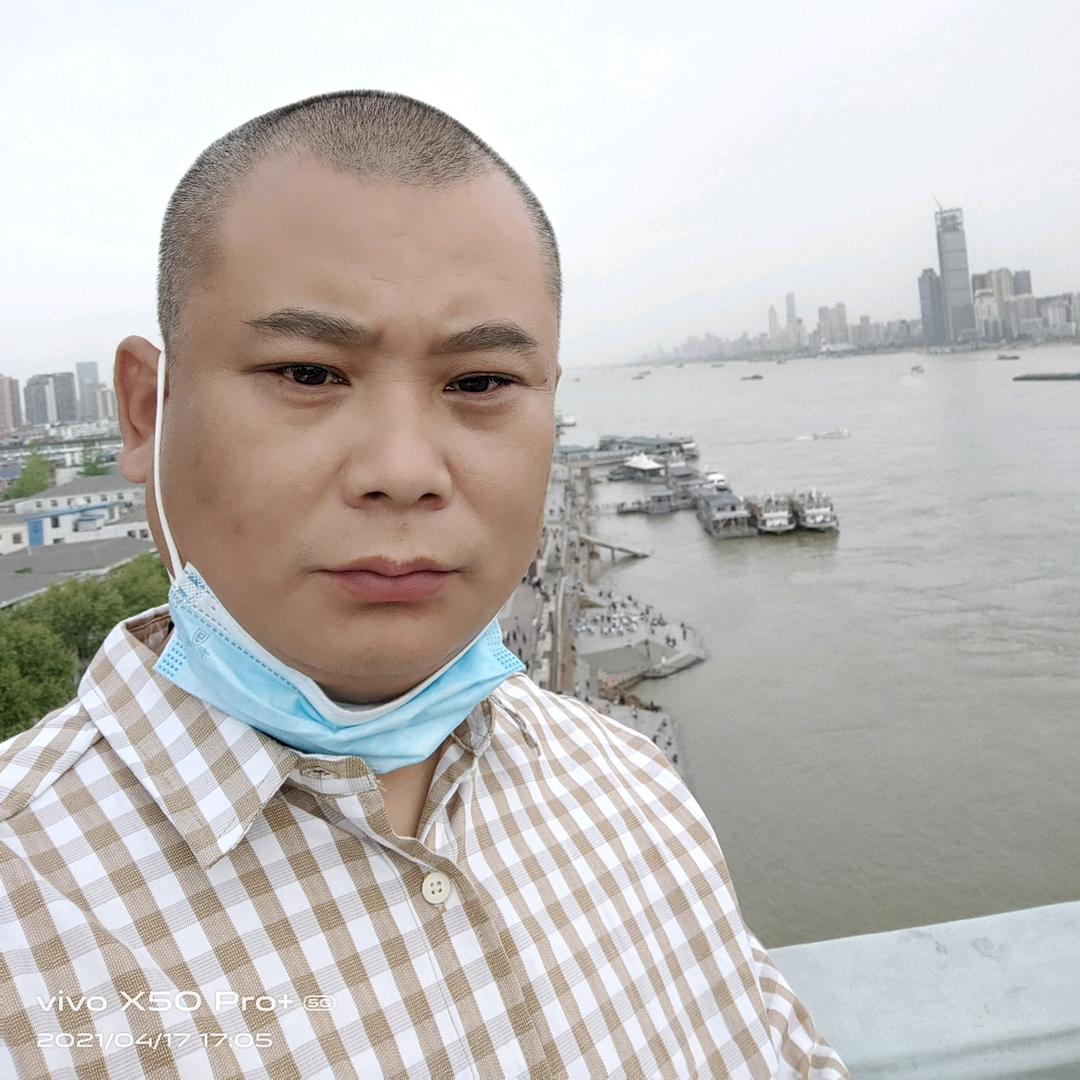 鲁靖凯