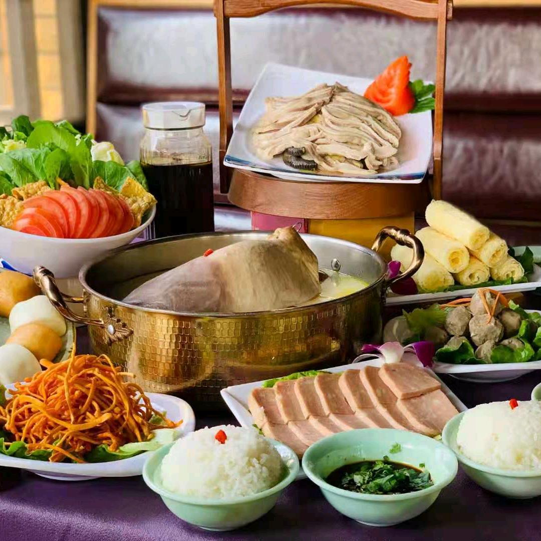 菌山里野生菌猪肚包鸡火锅（悦然广场店）
