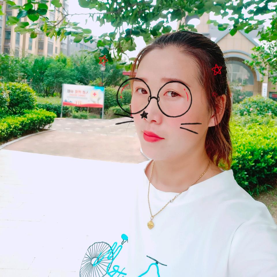 一家四口的幸福生活